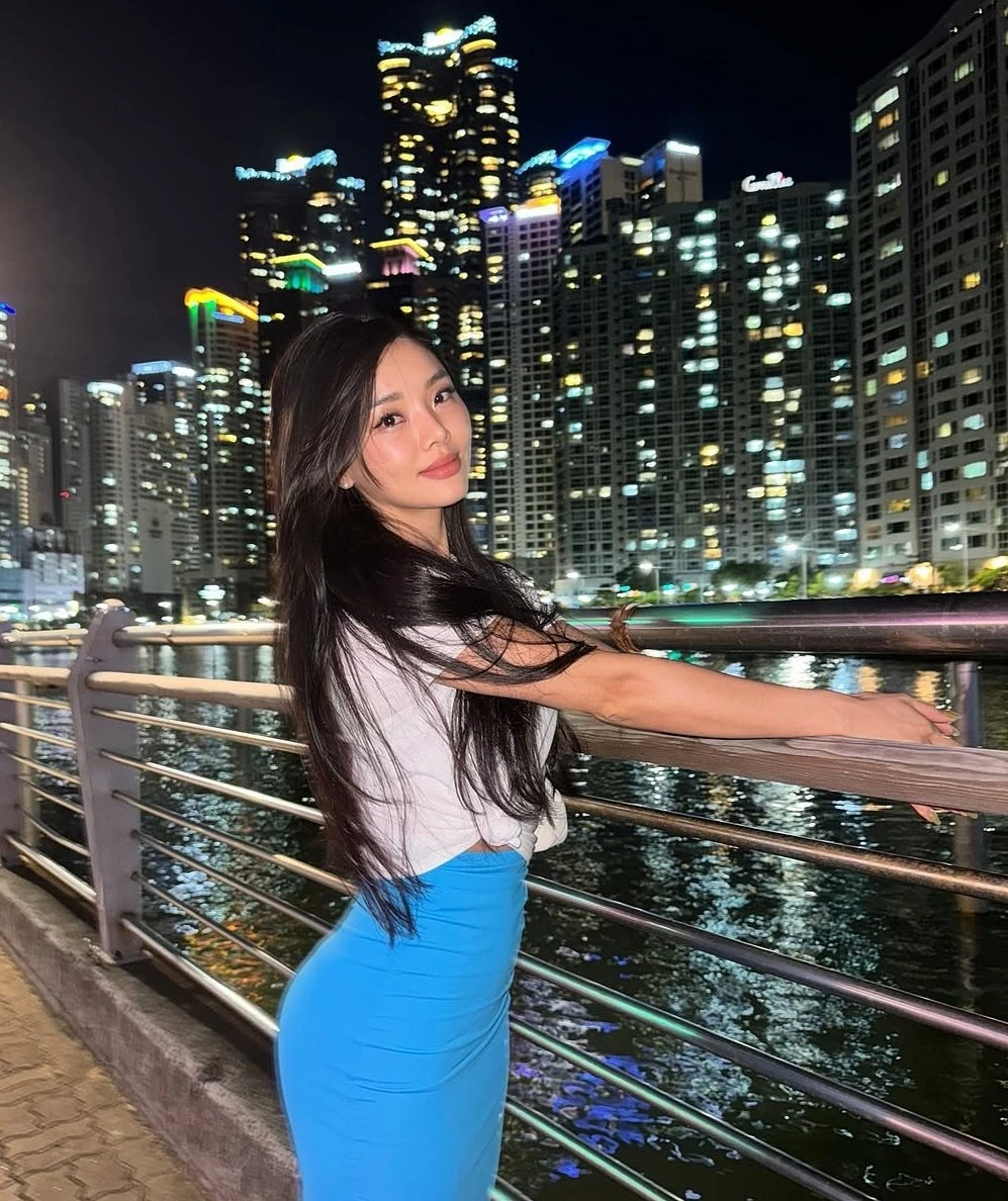 Sweet Kylie – escort in Hong Kong — 7 / 9