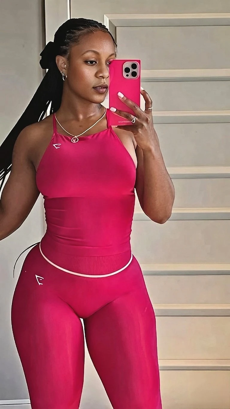 Suzain Prossy – Colombian escort in Chandigarh — 1 / 5