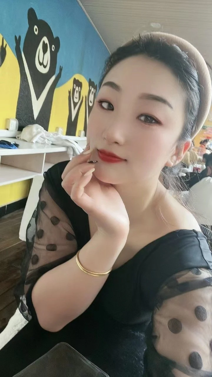 Manru – Chinese escort in Tirana — 5 / 8