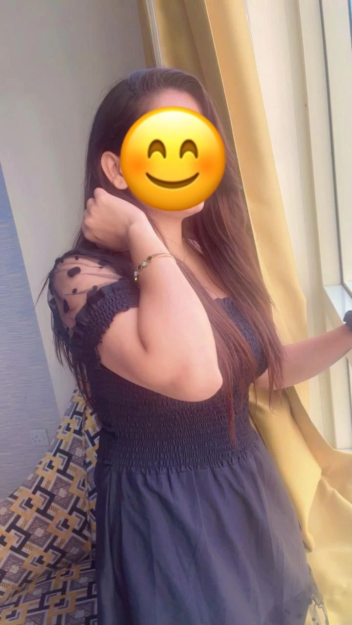 Swapna in Chennai – Indian escort in Chennai — 3 / 15