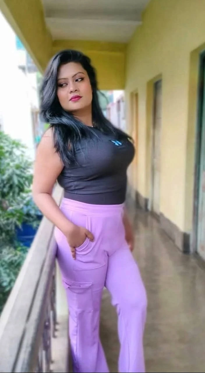Tanu Gupta – Indian escort in Bangalore — 4 / 5