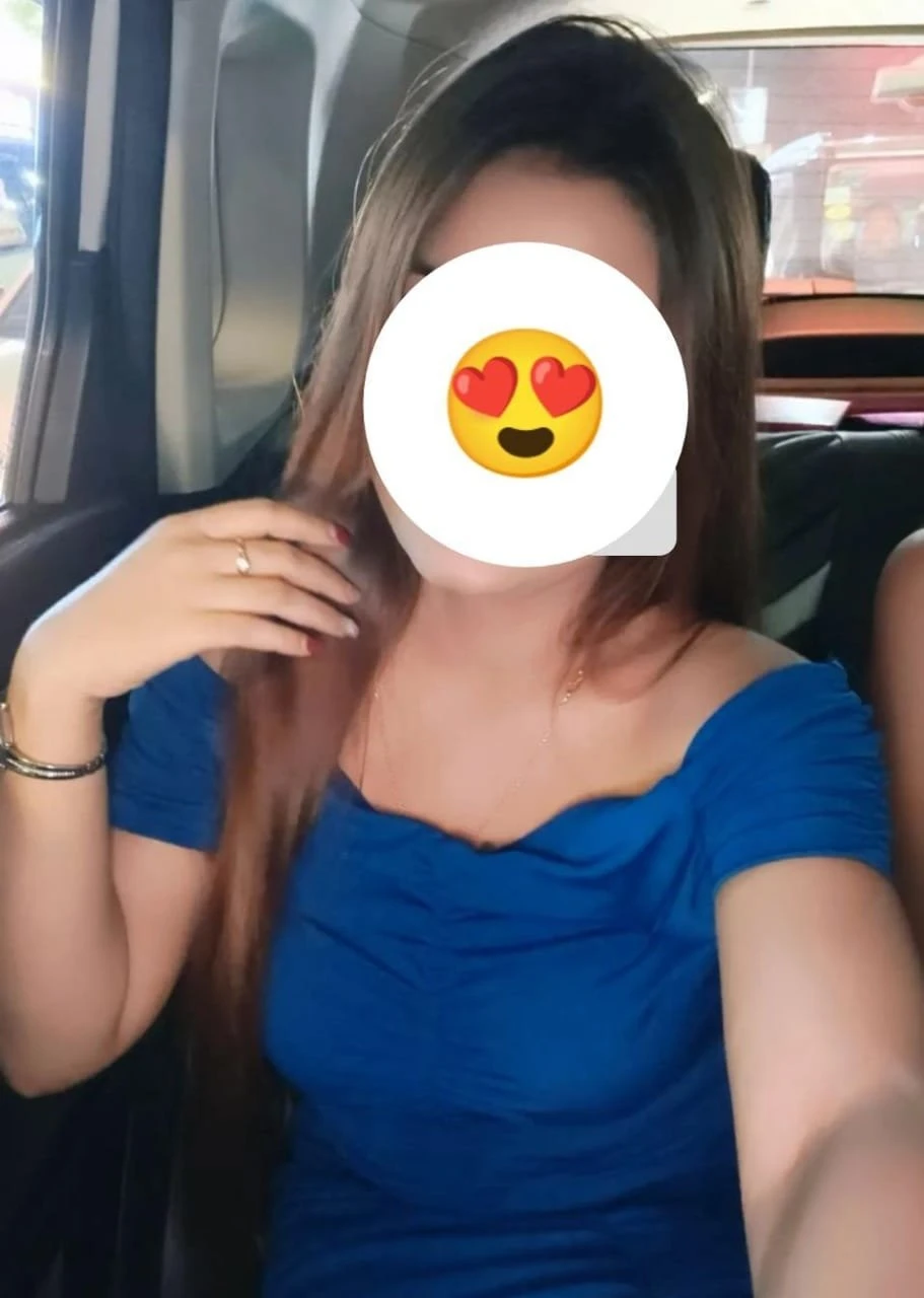 Ishika for Real Meet and Cam Session – Indian escort in Bangalore — 3 / 5