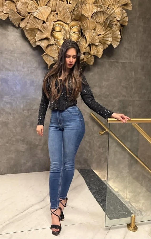 Hancy Joshi – Indian escort in Bangalore — 2 / 4