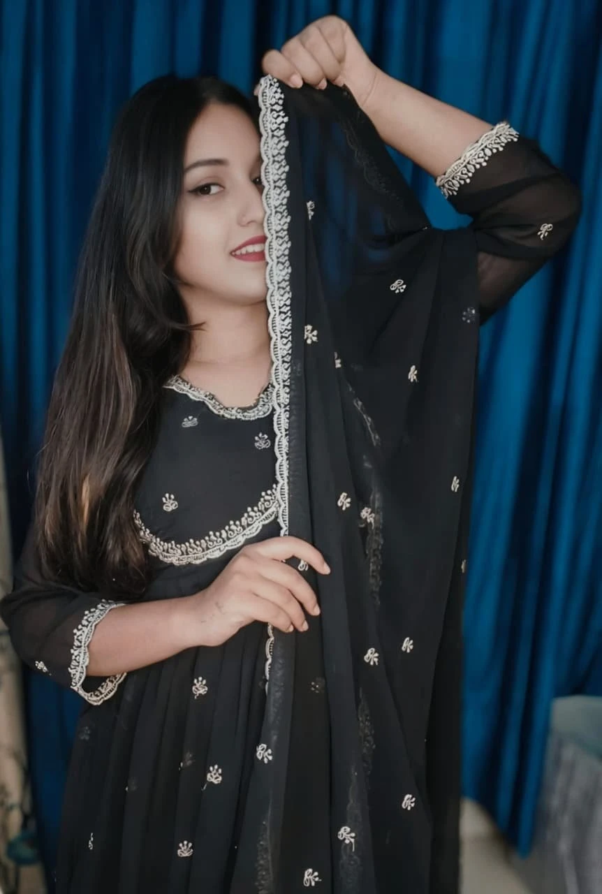 Jasmin – Indonesian escort in Bangalore — 2 / 9