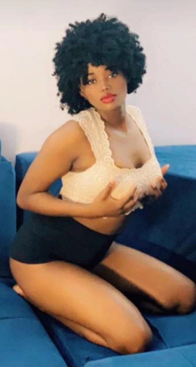 Julie – Rwandan escort in Chennai — 4 / 6