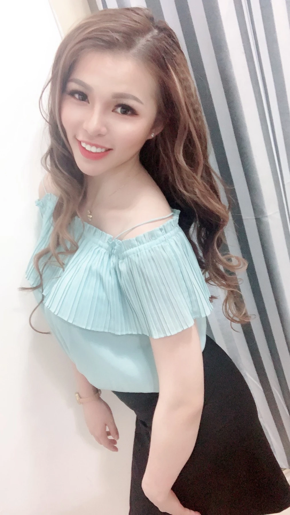 Hot and Sexy – Vietnamese escort in Hong Kong — 11 / 19