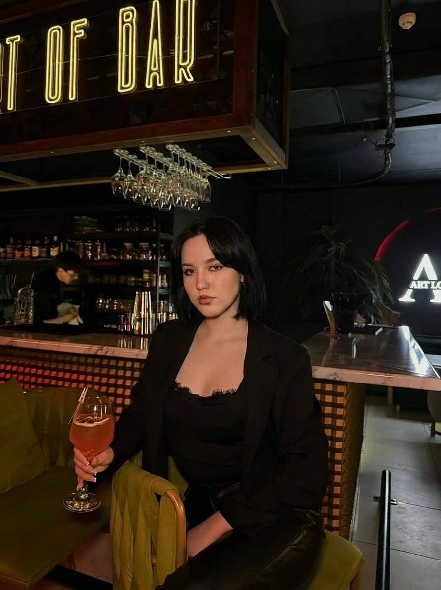 Camilla Velvet Vixen – Russian escort in Hong Kong — 4 / 5