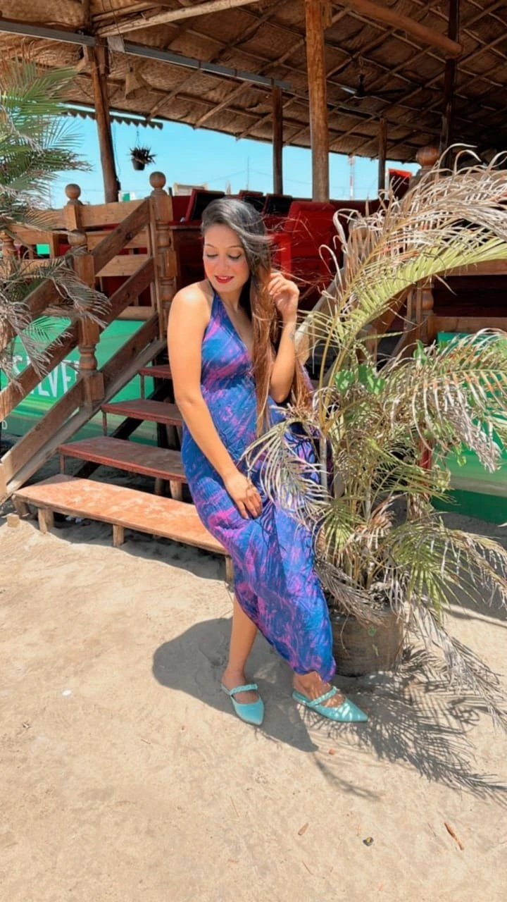 Aayushi Independent in bangalore – Indian escort in Bangalore — 4 / 5