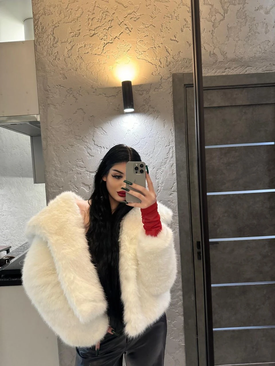Sara Sex Slave – Belarusian escort in Hong Kong — 4 / 9