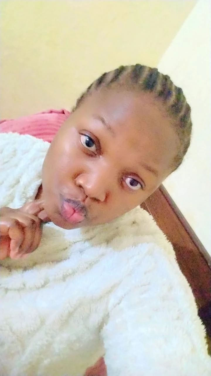 Cleo – Namibian escort in Bhopal — 2 / 3
