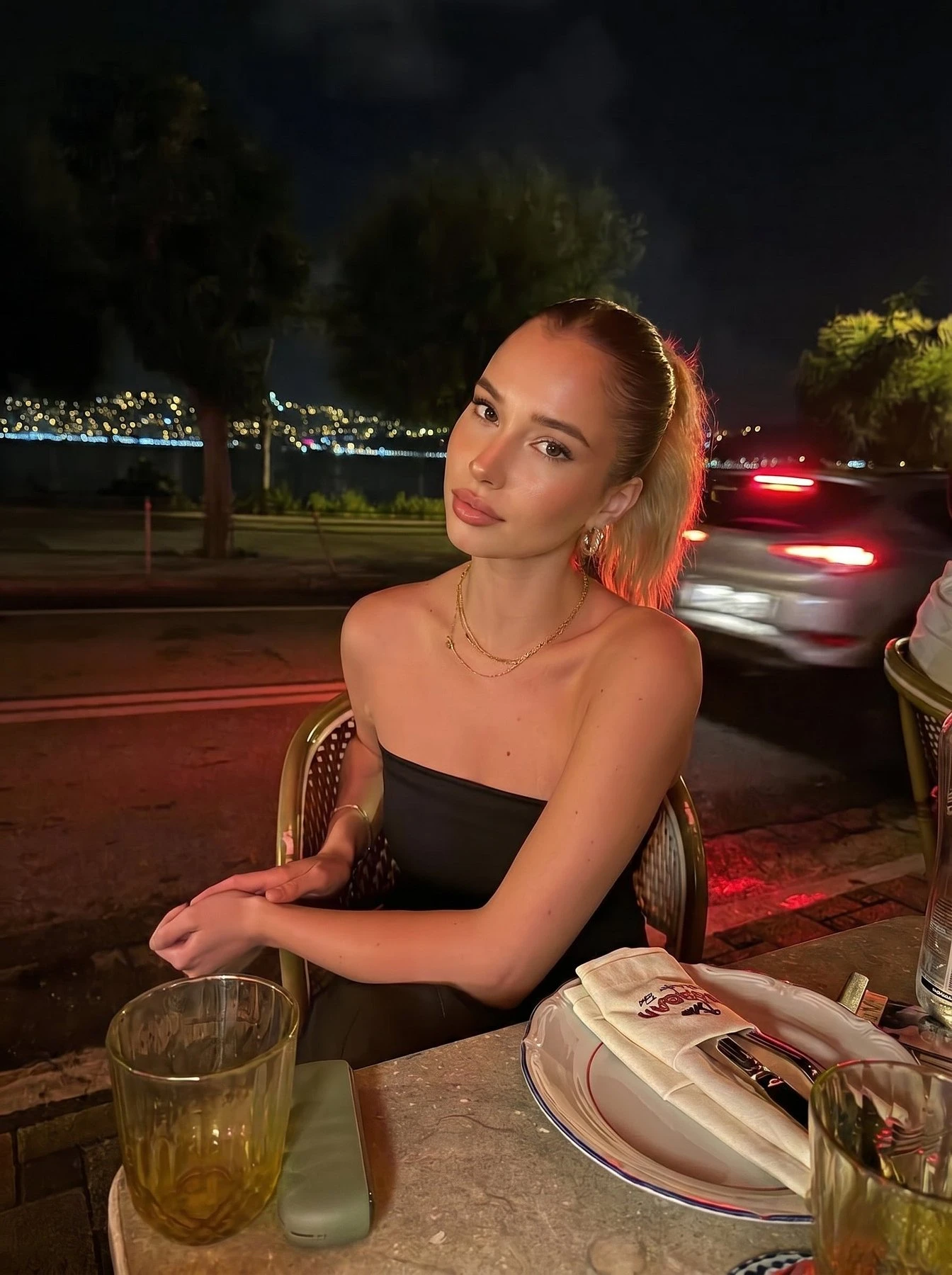 Kate – Russian escort in Hong Kong — 2 / 7