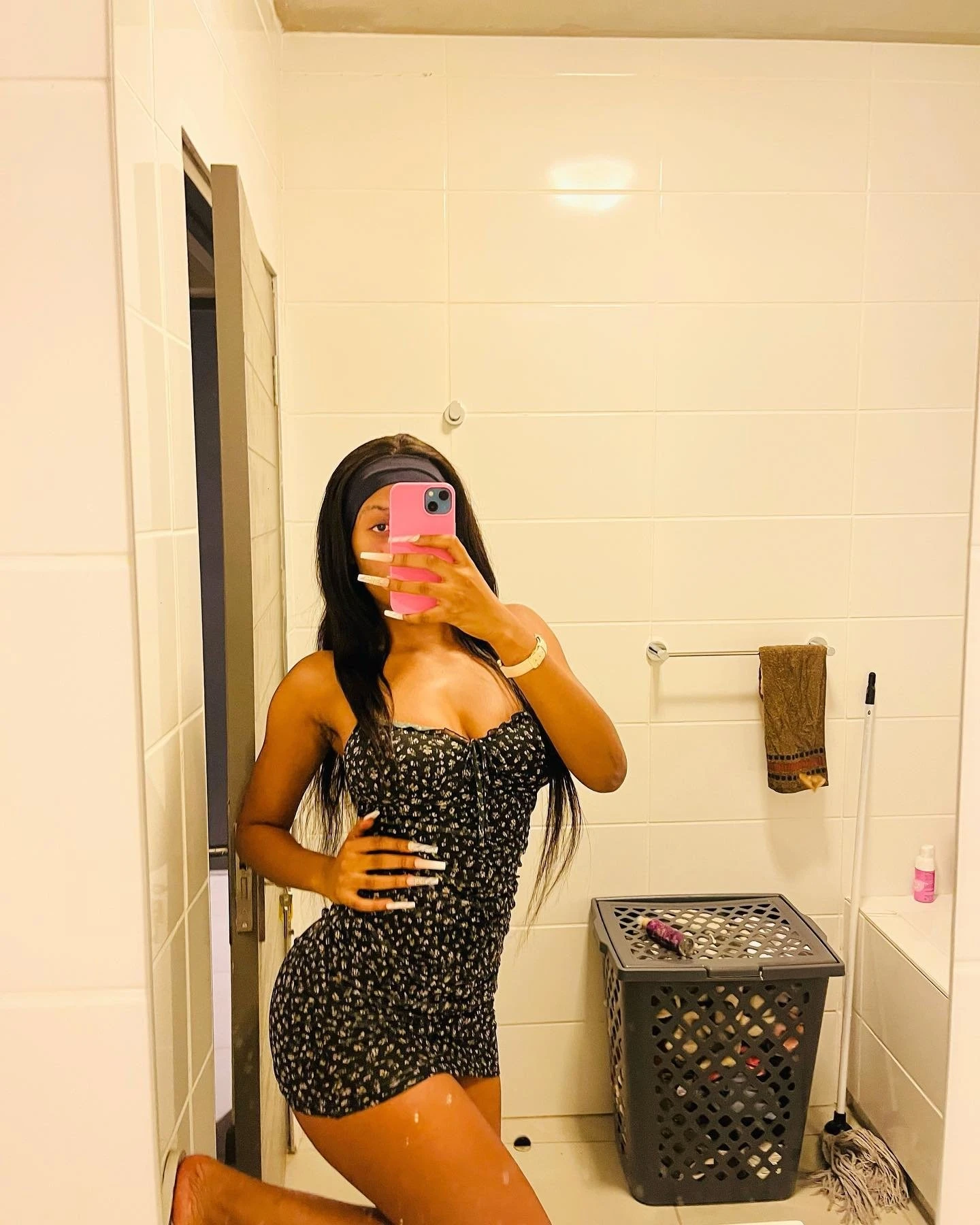 New Blowjob Queen in Whitefield – South African escort in Bangalore — 3 / 6