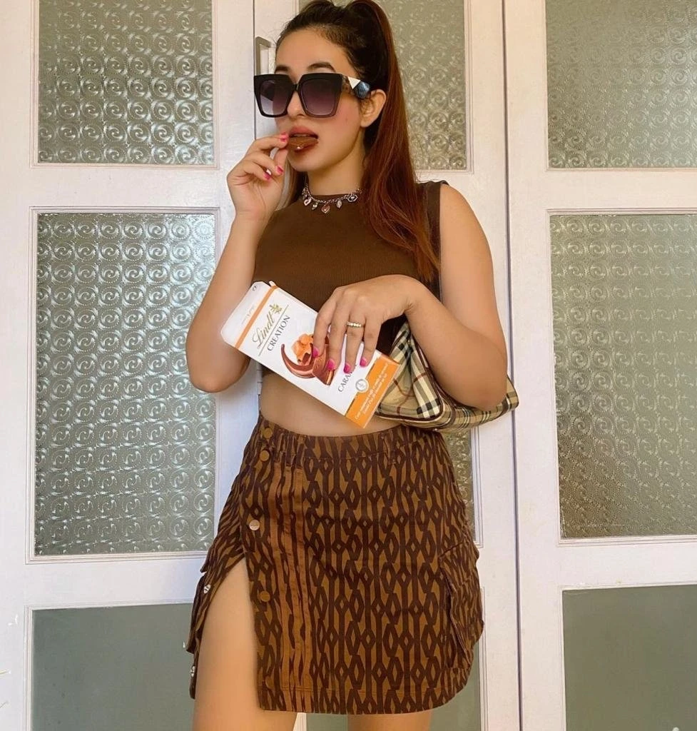 Kushi Independent Model – Indian escort in Bangalore — 2 / 5