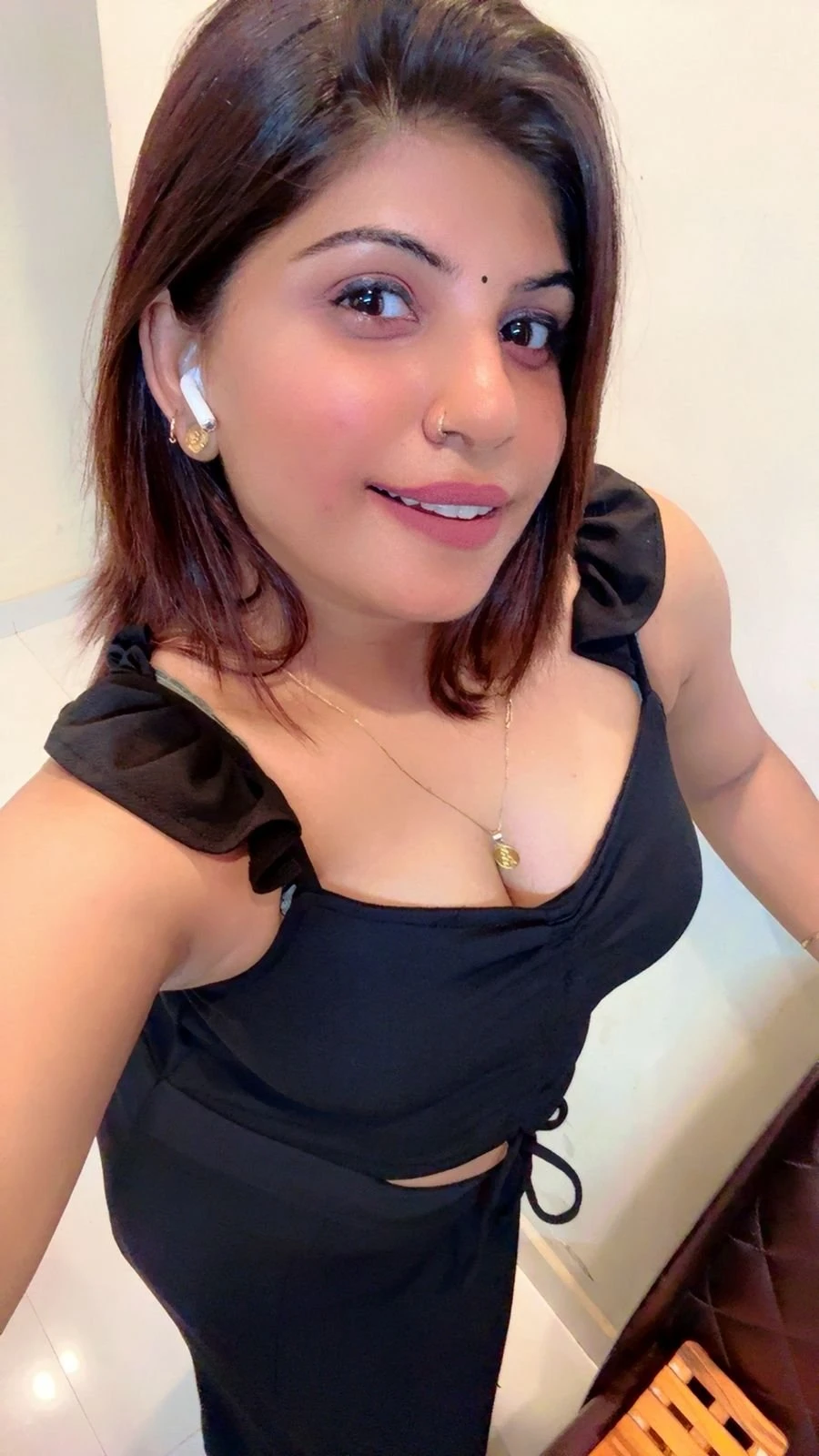 Diksha – Indian escort in Bangalore — 3 / 7