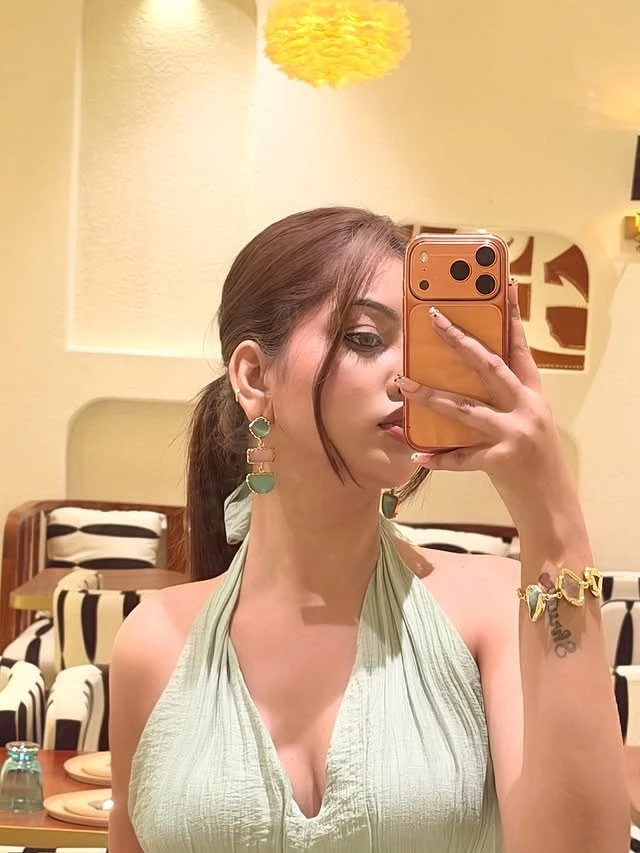 Sanjana – Indian escort in Ahmedabad — 3 / 5