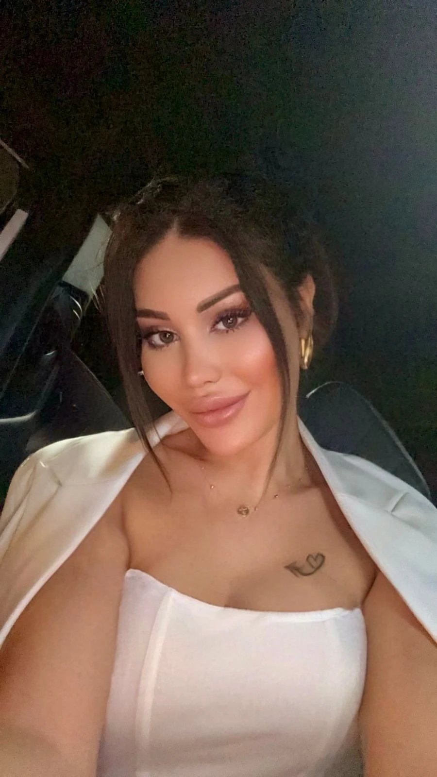 Sabina – Azerbaijani escort in Baku — 4 / 5