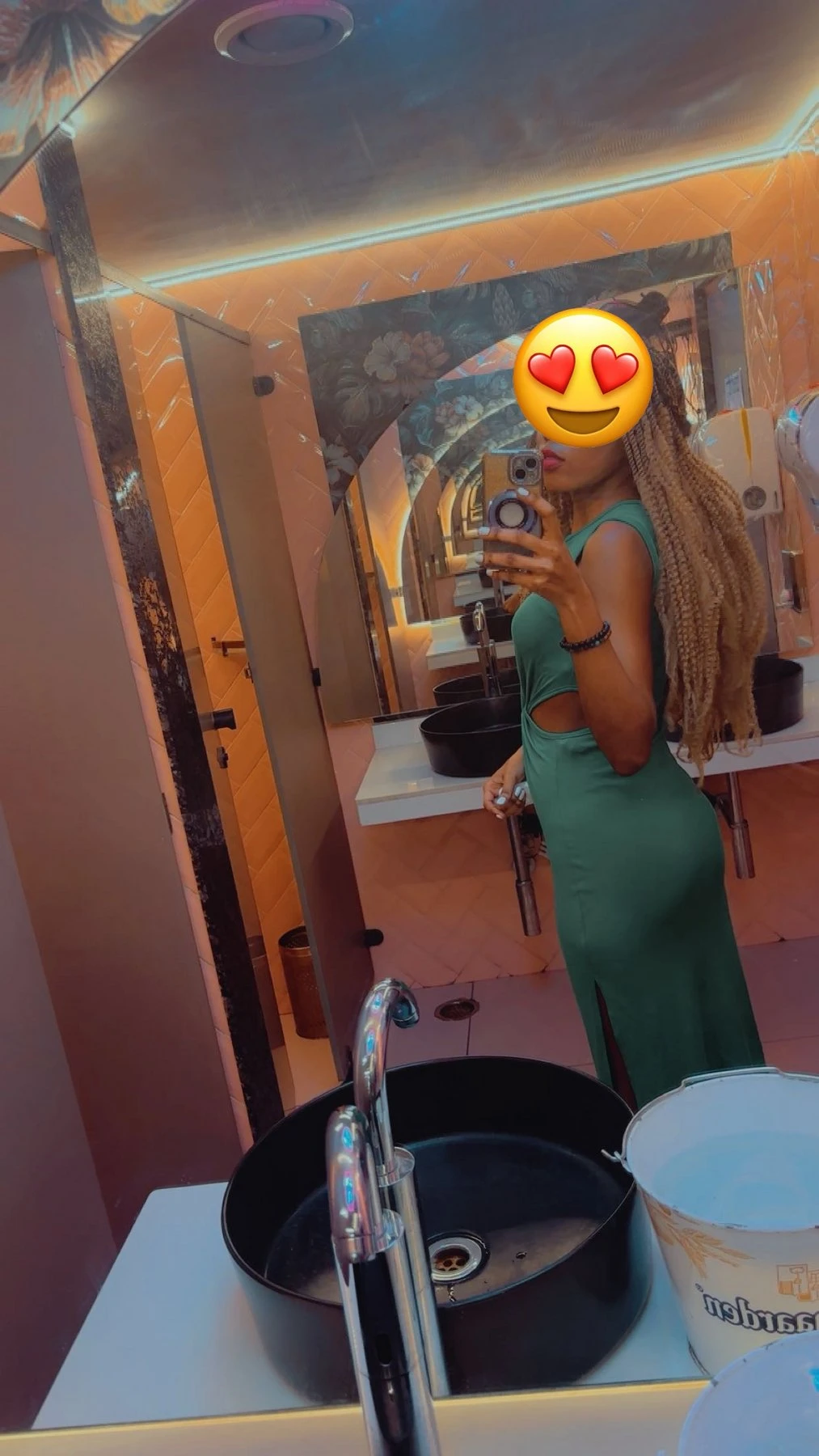 Slim Queen Chloe Divi🧿.@Marathalli – South African escort in Bangalore — 4 / 17