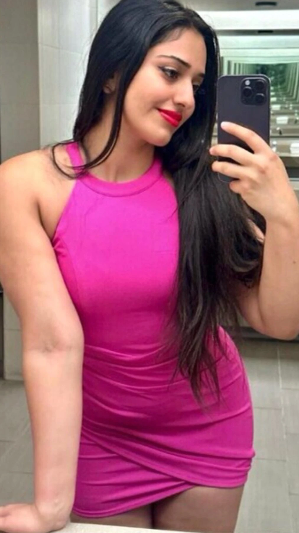 Shreya Singh – Indian escort in Bangalore — 3 / 8