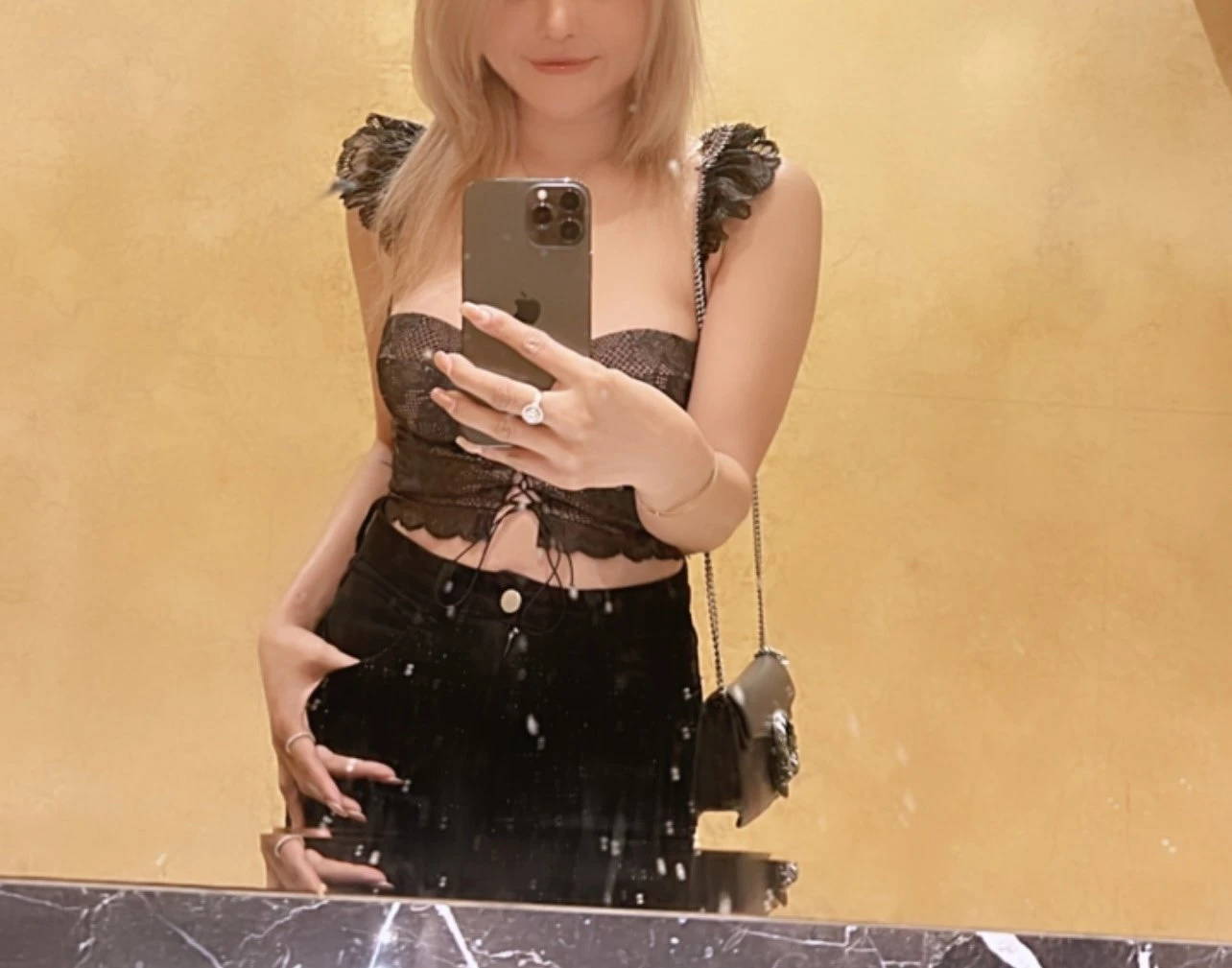 Sia – Laotian escort in Hong Kong — 5 / 8