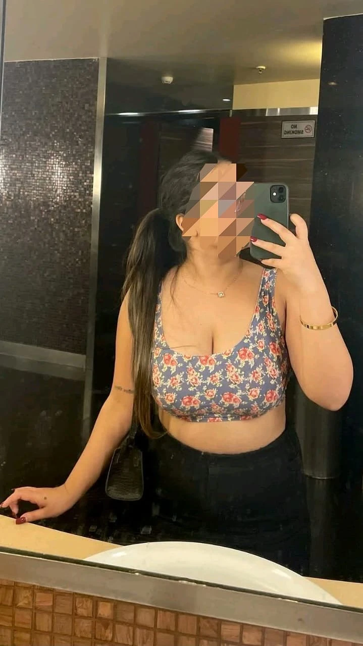 Riya {Cam&Nued video or meet service – Indian escort in Chennai — 4 / 6