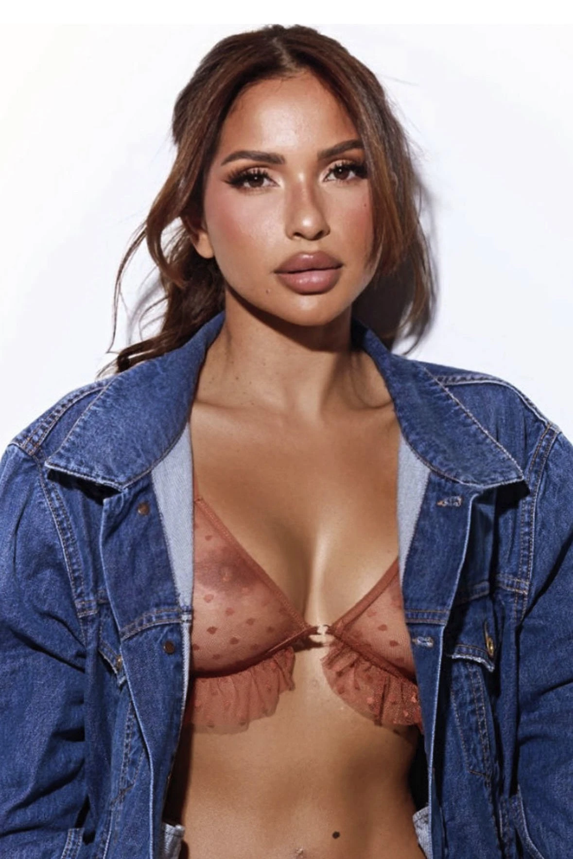 Penni – Colombian escort in Hong Kong — 5 / 8