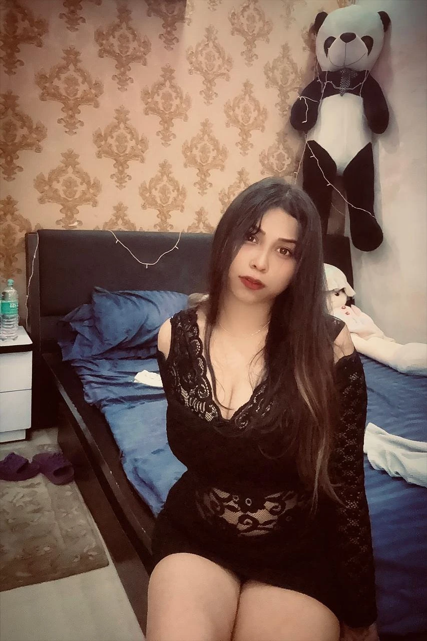 Kajal sexy & beautiful girl – Indian escort in Bangalore — 3 / 6