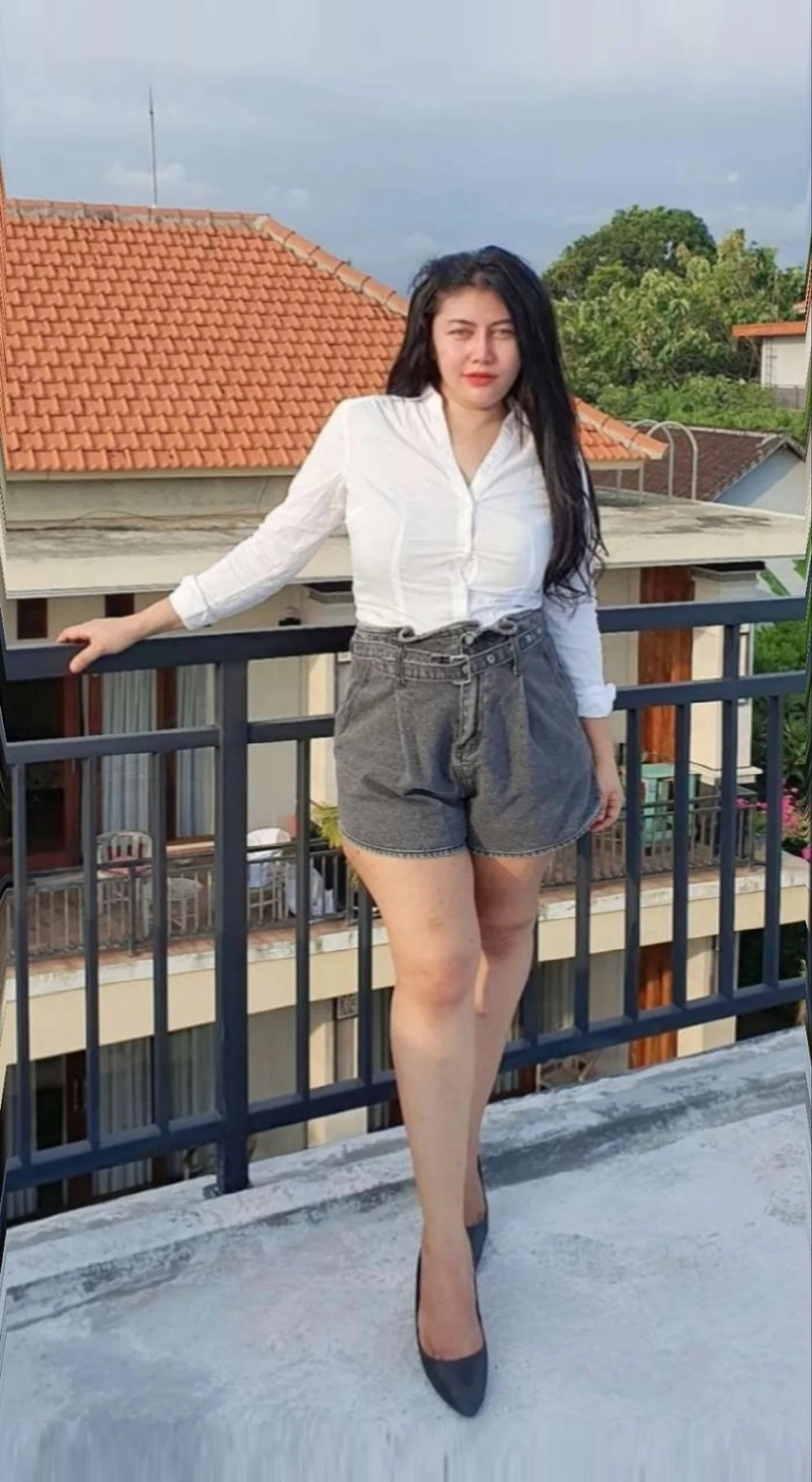 Nabila syamsi – Indonesian escort in Bata — 3 / 5