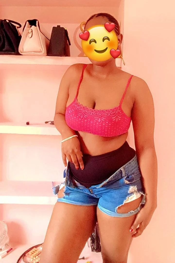 Curvy Tracy – escort in Chennai — 3 / 5