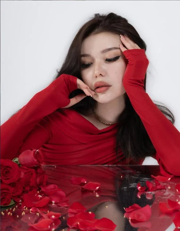 Kristina – Kazakhstani escort in Hong Kong — 13 / 14