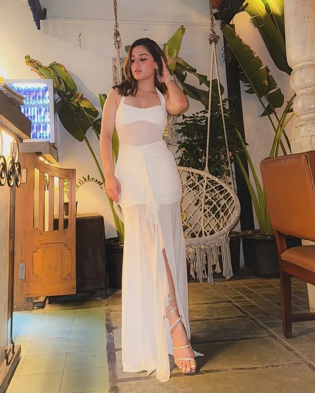 Sarika – Indian escort in Candolim, Goa — 2 / 6