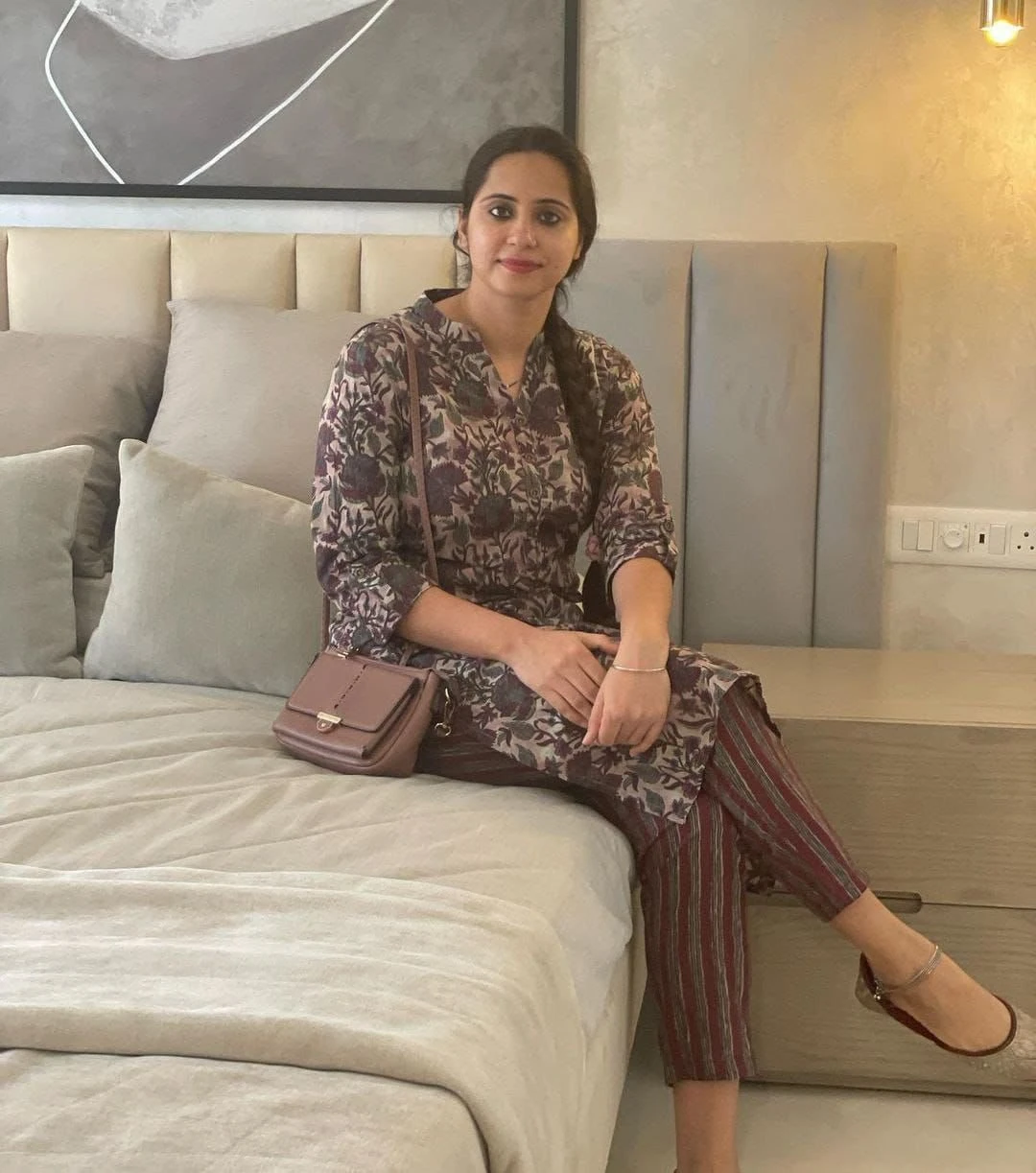 Sweta Bajaj Verified Call Girl – escort in Bhavnagar — 4 / 5