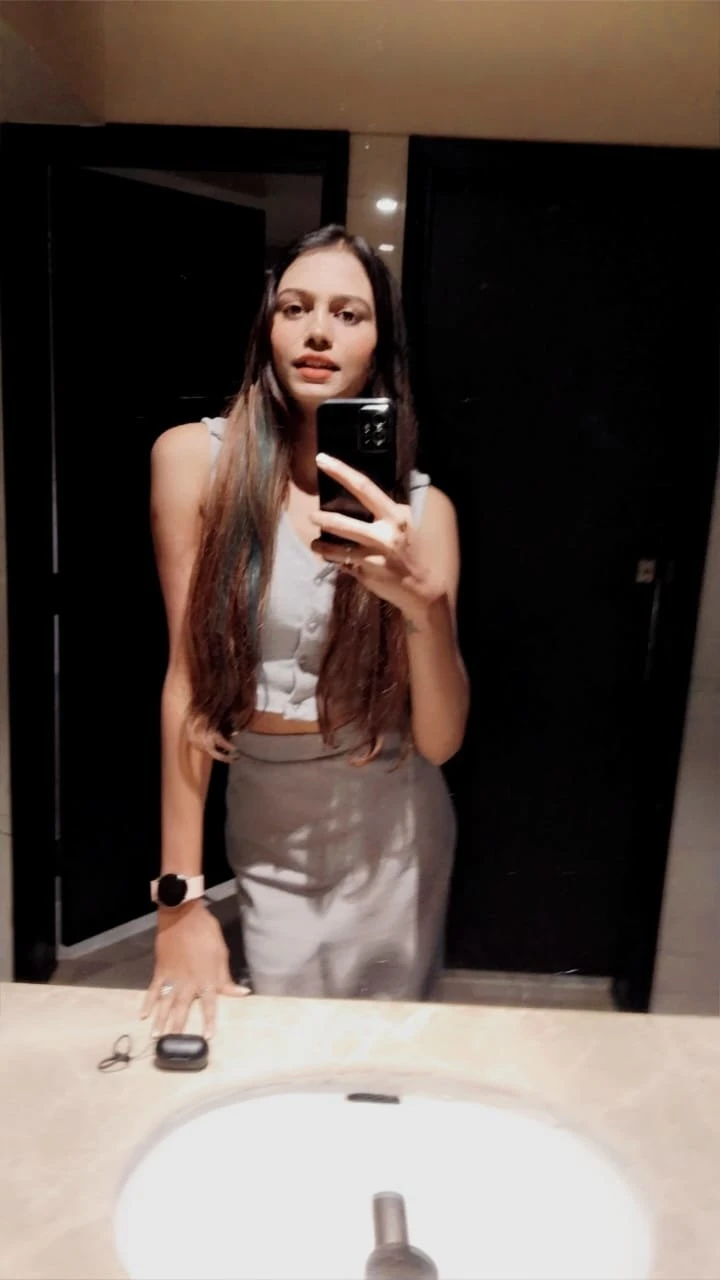 Riya – Indian escort in Ahmedabad — 4 / 5