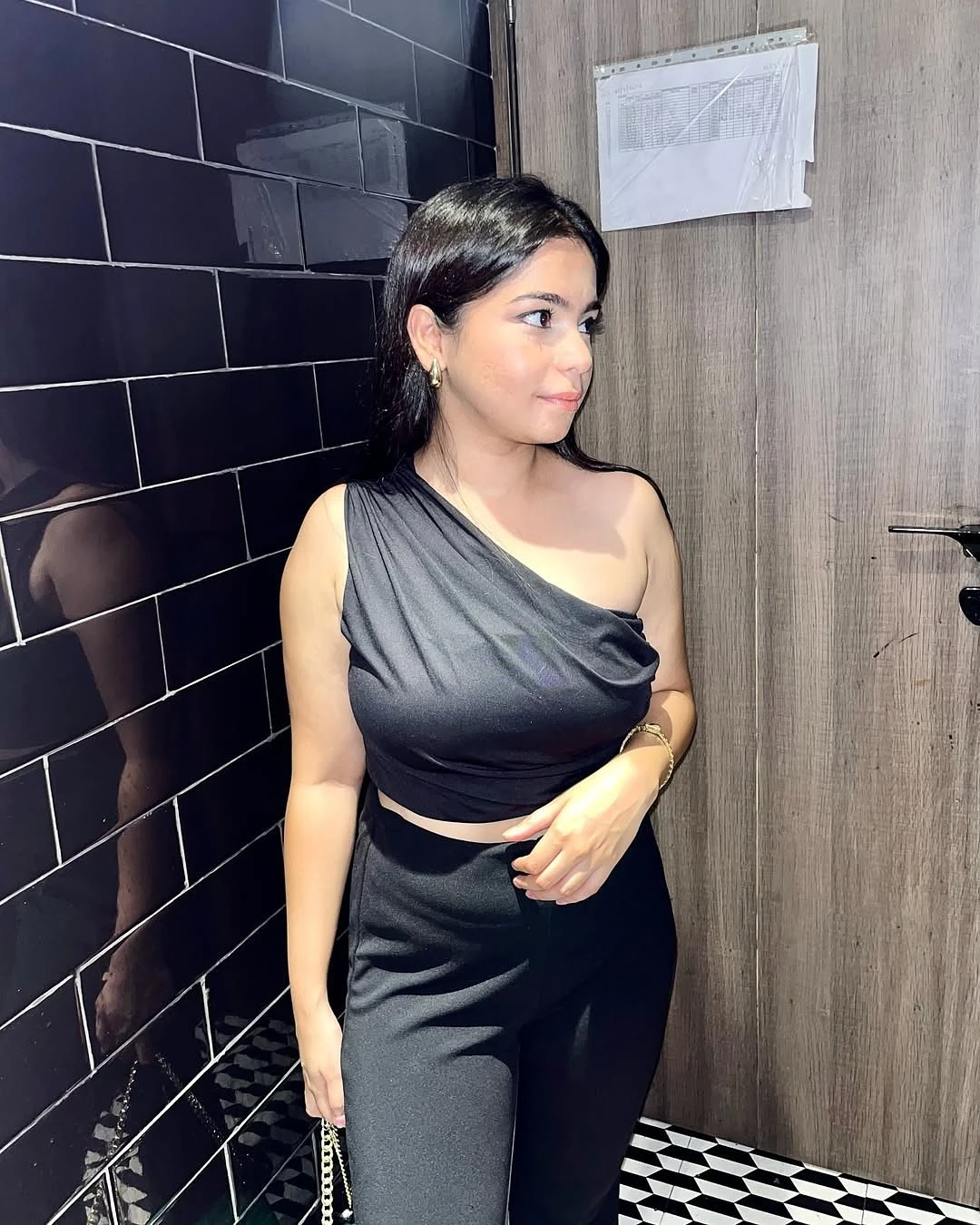 Chavvi – Indian escort in Bangalore — 4 / 8