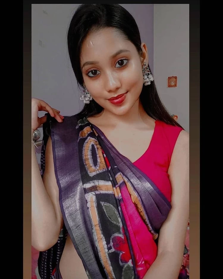 Saniya best cam show and real meet – Indian escort in Bangalore — 3 / 4