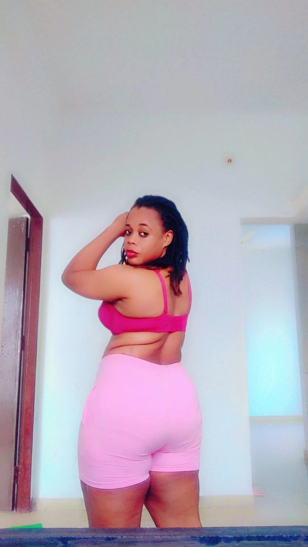 Shania – South African escort in Chandigarh — 3 / 6