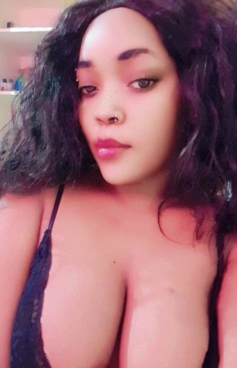 Bubbly Round Ass and Nice Boobs Cathy – escort in Bangalore — 5 / 7