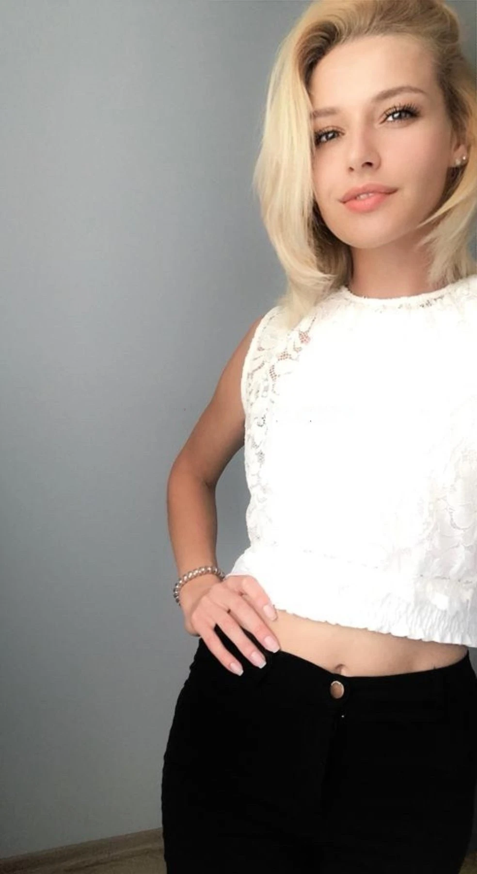 Alena – Russian escort in Tirana — 4 / 8