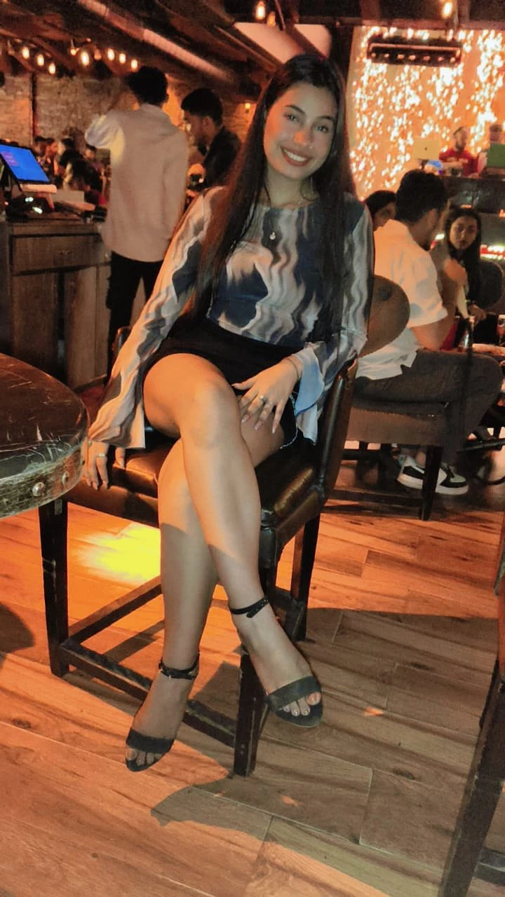 Akshita working Indipendent Gurgaon – Indian escort in Gurgaon — 5 / 6