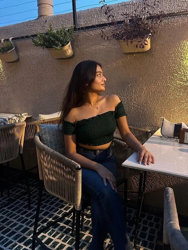 Dimple – Indian escort in Ahmedabad — 5 / 6