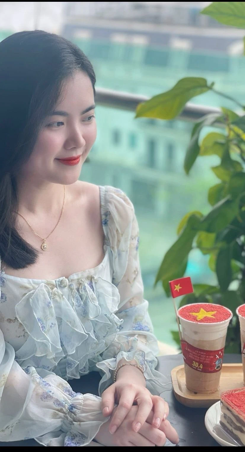 Cô gái Việt Nam – Vietnamese masseuse in Ahmedabad — 1 / 6