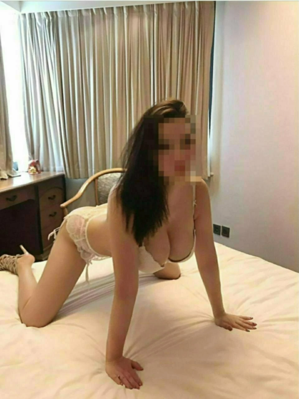 Model Alisa independent – Russian escort in Hong Kong — 2 / 15