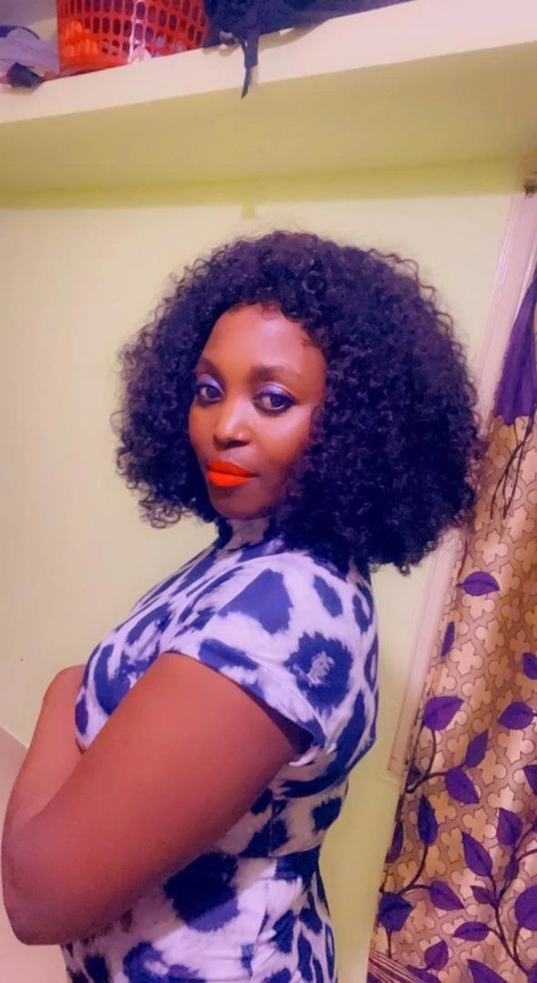 Stella – Rwandan escort in Bangalore — 4 / 5