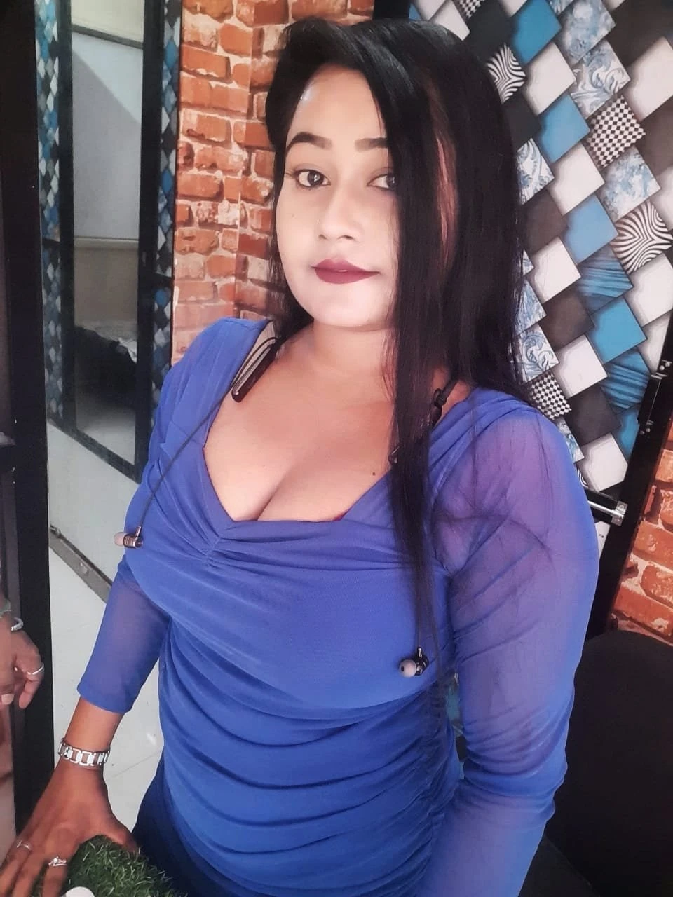 Sana Escorts – Indian escort in Ahmedabad — 7 / 8