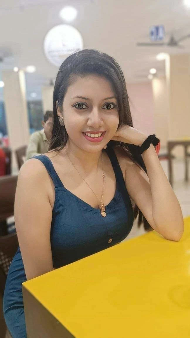 Meet Real Independent Air Hostess Girl – Indian escort agency in Gurgaon — 4 / 6