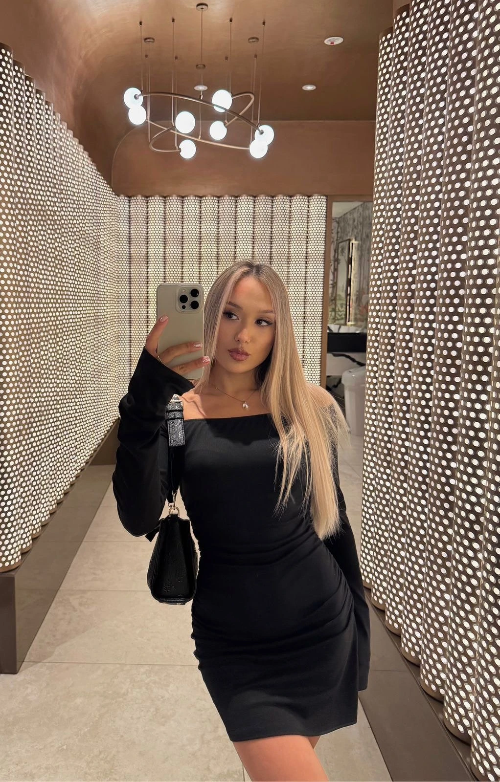 Plsjidj – escort in Tirana — 2 / 4