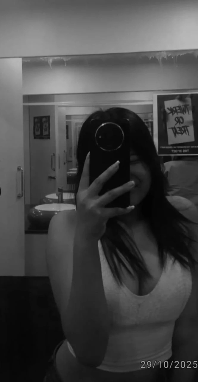 Cash on Delivery – Indian escort in Guwahati — 4 / 5