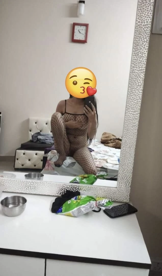 Cam show & real meet – Indian escort in Bangalore — 3 / 6