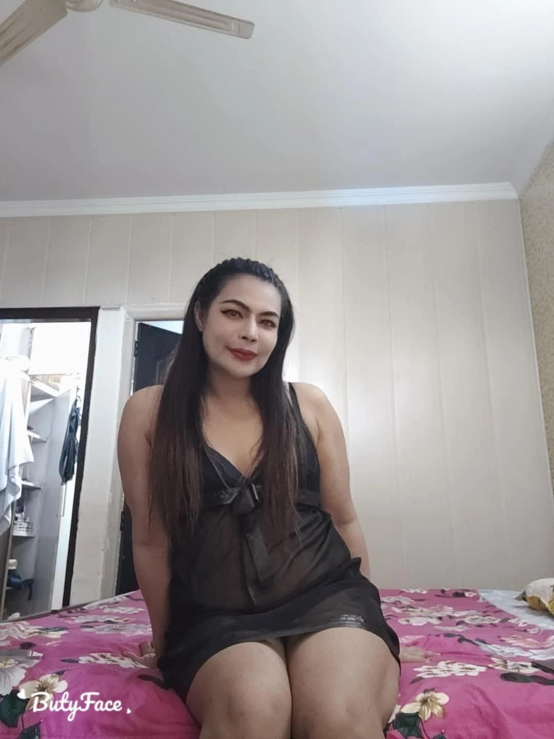 Nana – Thai masseuse in Chandigarh — 13 / 24