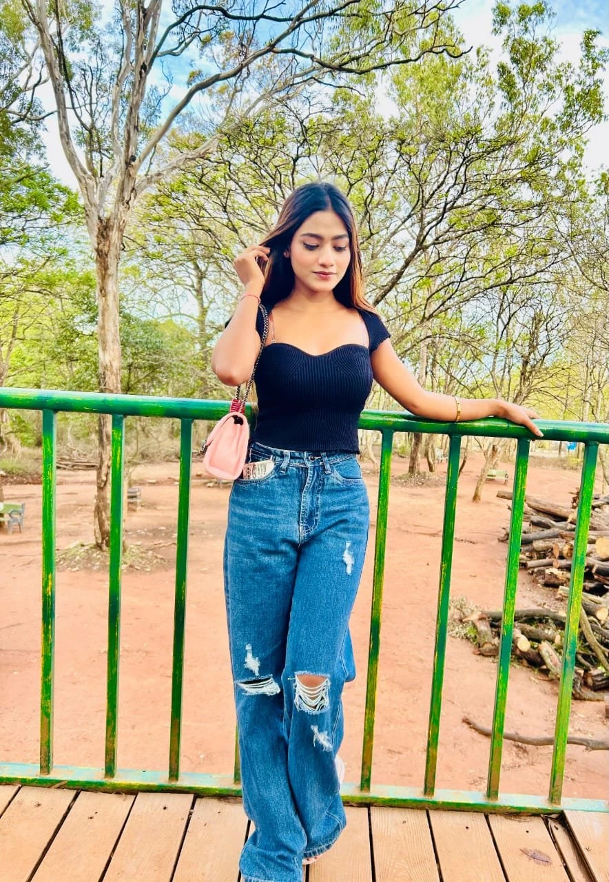 Cash Payment Genuine Call Girl Service – Indian escort in Chennai — 4 / 5