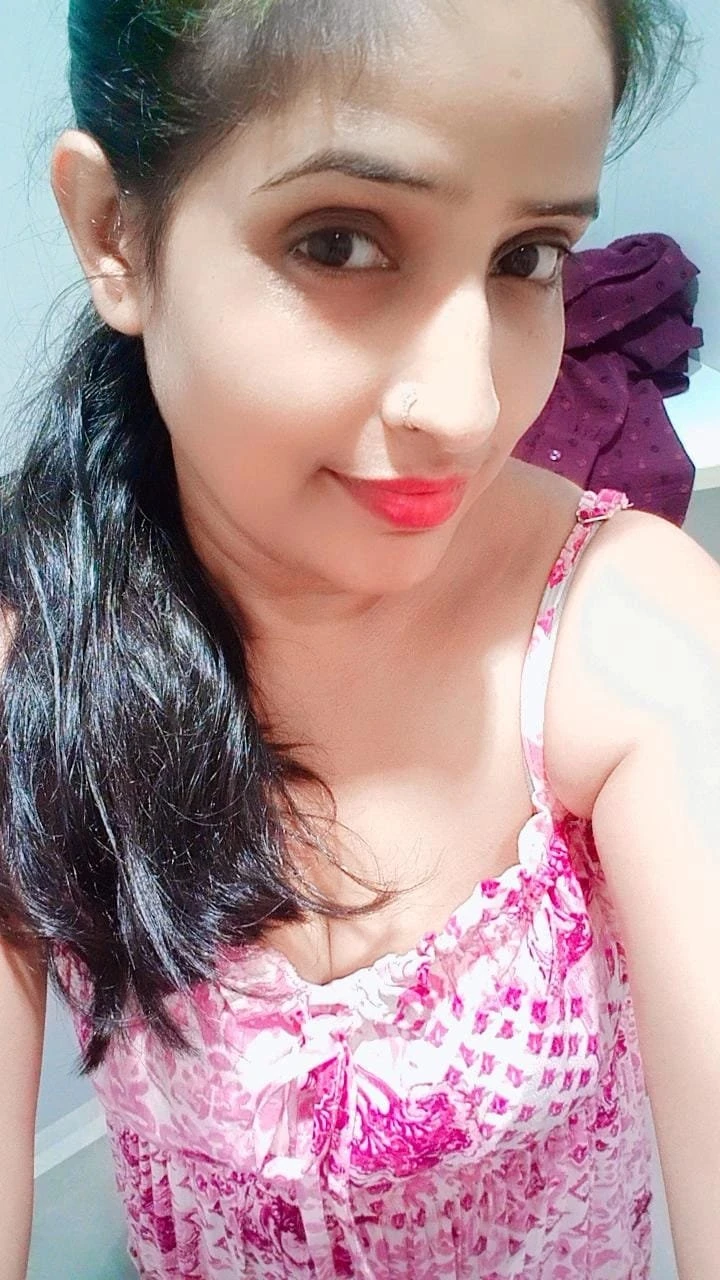 Simran Call Girl Genuine Service – Indian escort in Gurgaon — 2 / 5